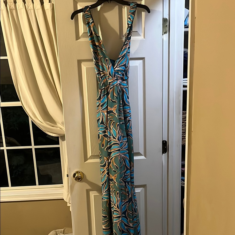 Dress Forum Gold and White Sleeveless V-Neck Sundress